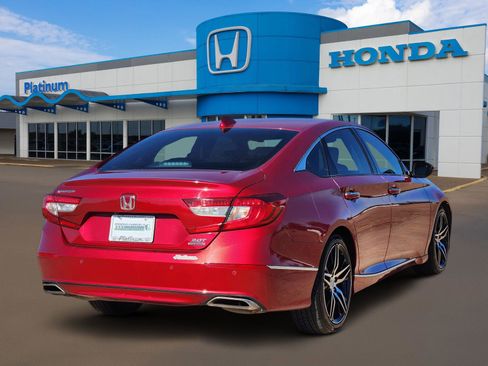 Used 2022 Honda Accord Touring image 4