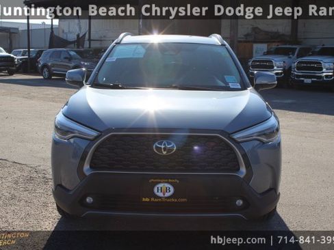 Used 2023 Toyota Corolla Cross XLE image 2