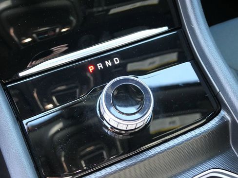 Used 2025 Jeep Grand Cherokee Laredo image 18