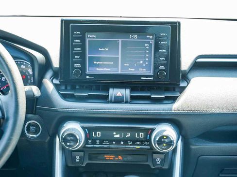 Used 2020 Toyota RAV4 XLE image 10