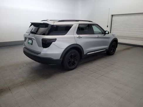 Used 2020 Ford Explorer XLT w/ Comfort Package AWD/4WD image 10