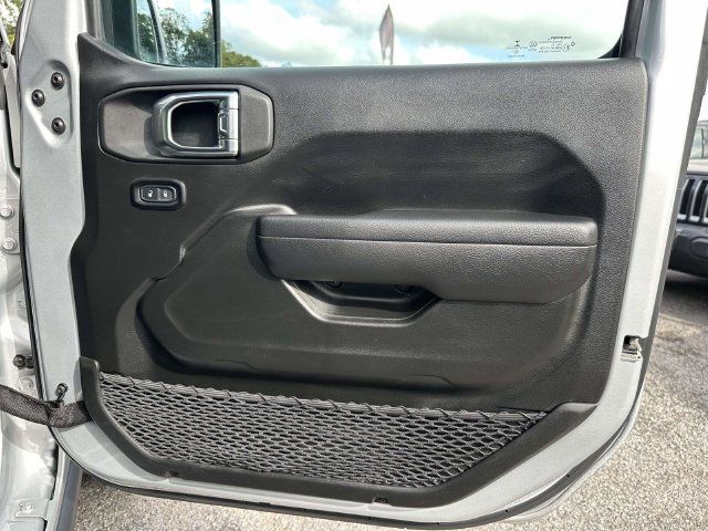 Used 2023 Jeep Wrangler Unlimited Sport AWD/4WD image 22