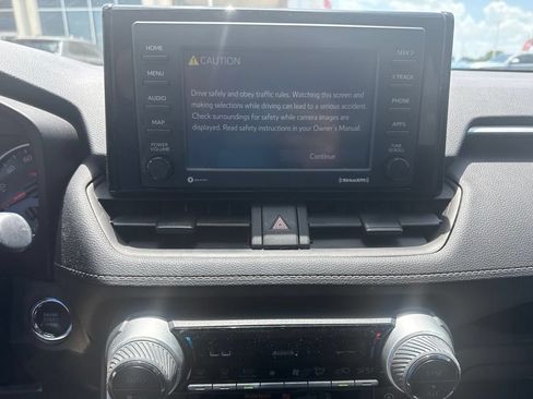 Used 2022 Toyota RAV4 XLE AWD/4WD image 11