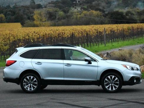 Used 2016 Subaru Outback 3.6R Limited image 12