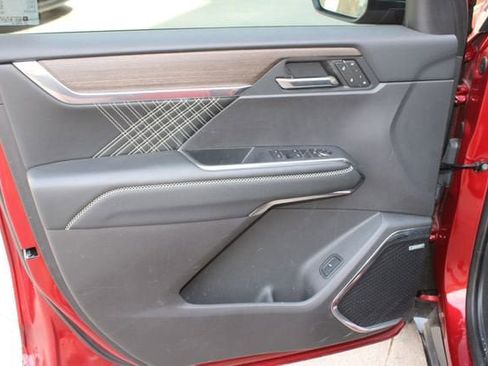 Used 2025 GMC Acadia Denali w/ Super Cruise Package image 22