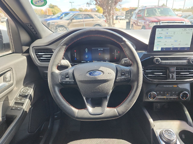 Certified 2025 Ford Escape ST-Line Select AWD/4WD image 9
