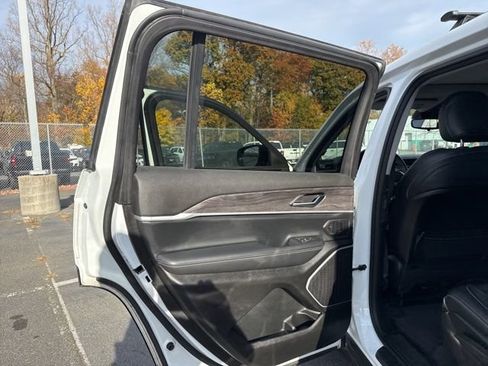 Certified 2022 Jeep Grand Cherokee L Limited image 31