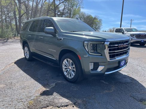 Used 2024 GMC Yukon SLT w/ SLT Luxury Package image 7