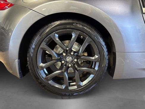 Used 2020 Nissan 370Z Coupe RWD image 18