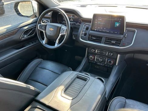 Used 2023 Chevrolet Suburban Premier AWD/4WD image 16