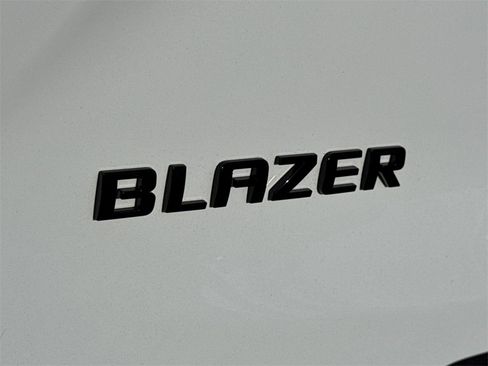 Used 2023 Chevrolet Blazer LT image 10