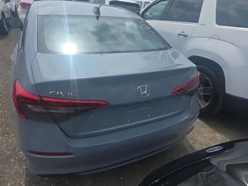 Used 2023 Honda Civic Sport image 6