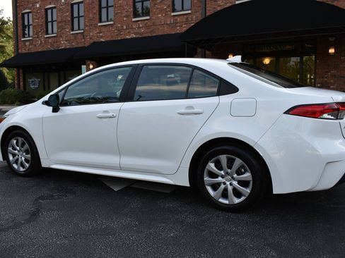 Used 2025 Toyota Corolla LE FWD image 29