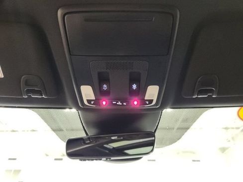 Certified 2025 Honda Pilot Black Edition image 18