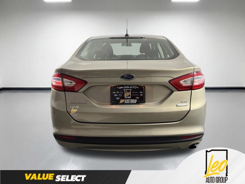 Used 2015 Ford Fusion SE FWD image 6