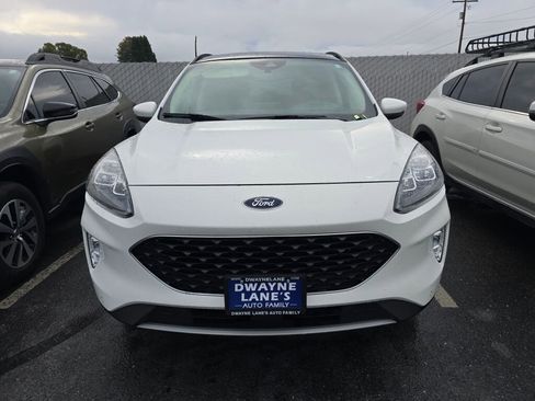 Used 2020 Ford Escape Titanium image 2