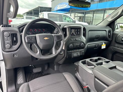 Used 2026 Chevrolet Silverado 1500 Custom AWD/4WD image 9