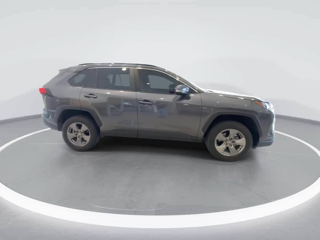 Used 2024 Toyota RAV4 XLE AWD/4WD image 9