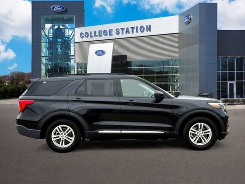 Used 2023 Ford Explorer XLT w/ Equipment Group 202A image 6