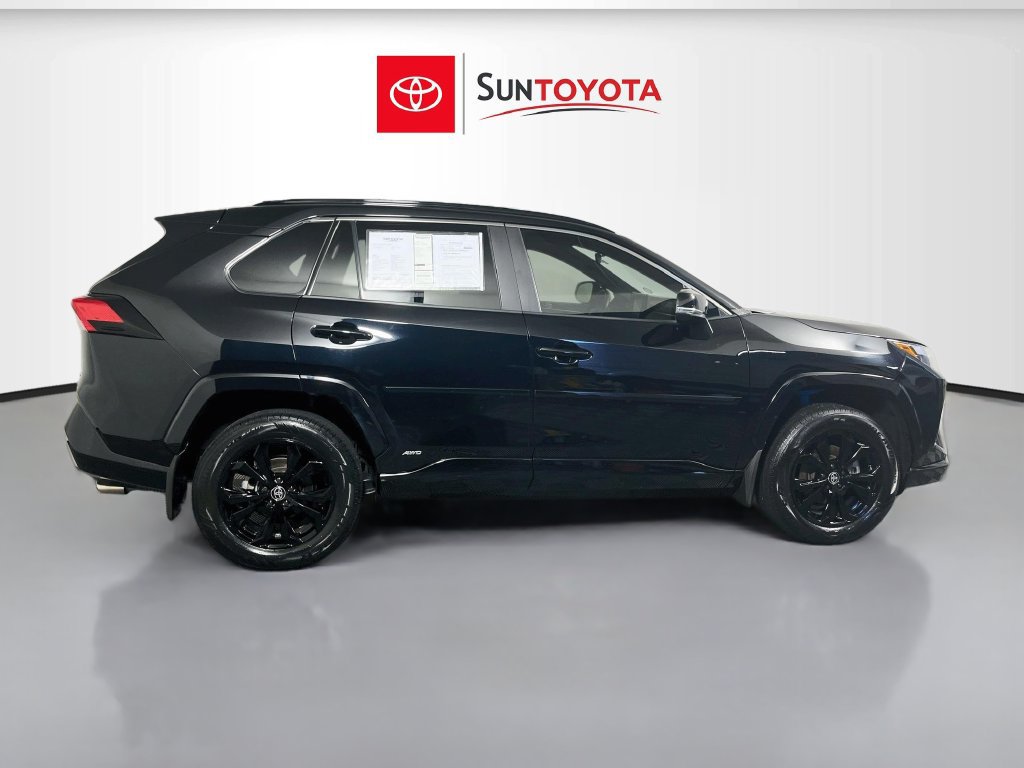 Used 2022 Toyota RAV4 SE AWD/4WD image 2