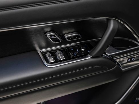 Used 2024 Land Rover Range Rover SE image 74