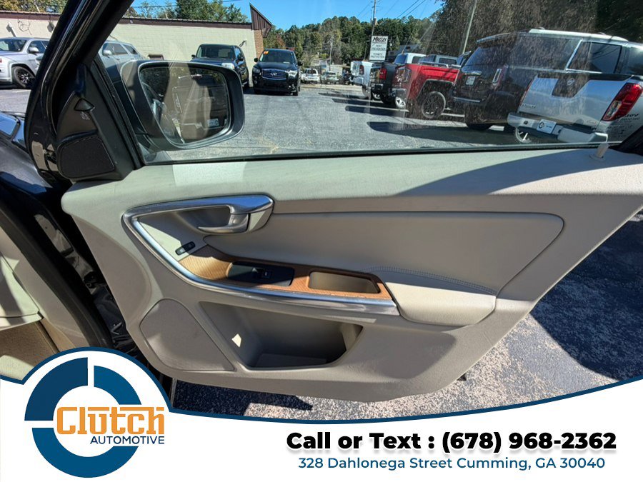 Used 2015 Volvo XC60 T6 AWD/4WD image 17
