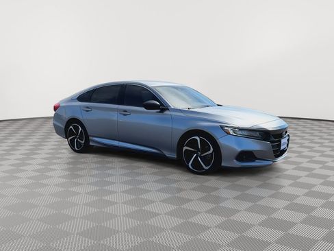 Used 2022 Honda Accord Sport image 2