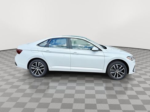 New 2025 Volkswagen Jetta SE image 1