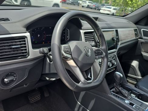 Used 2023 Volkswagen Atlas Cross Sport SE FWD image 11