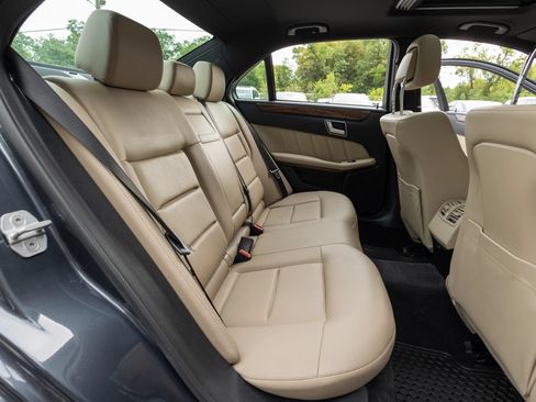 Used 2013 Mercedes-Benz E 350 4MATIC Sedan image 34