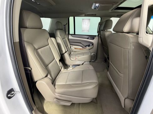 Used 2018 Chevrolet Suburban Premier AWD/4WD image 41