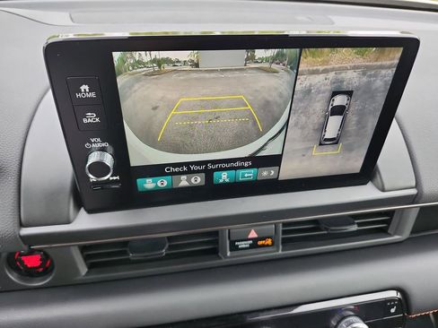 Certified 2024 Honda Pilot TrailSport image 25