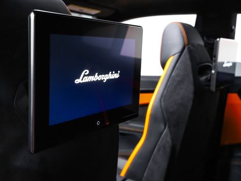 Used 2023 Lamborghini Urus S AWD/4WD image 11