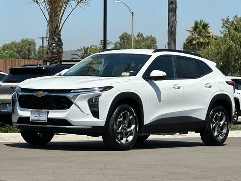 New 2026 Chevrolet Trax LT FWD image 8