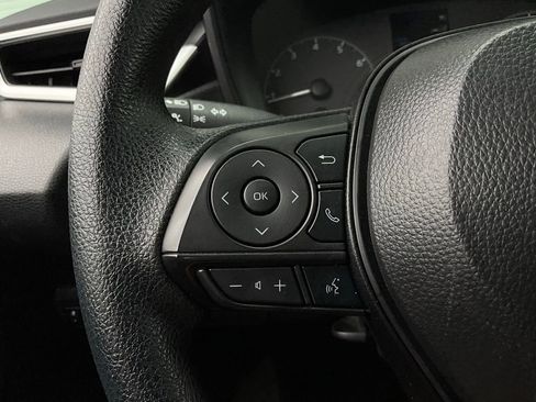 Used 2025 Toyota Corolla LE image 29