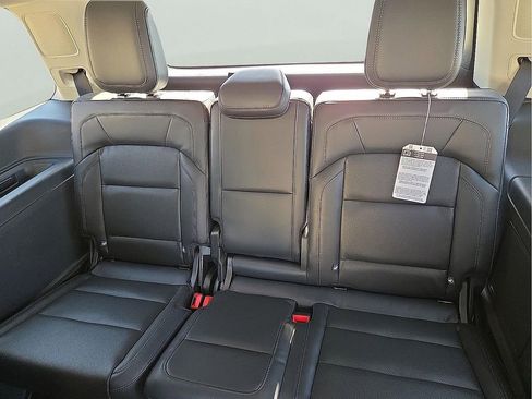 New 2025 Lincoln Navigator Reserve AWD/4WD image 9