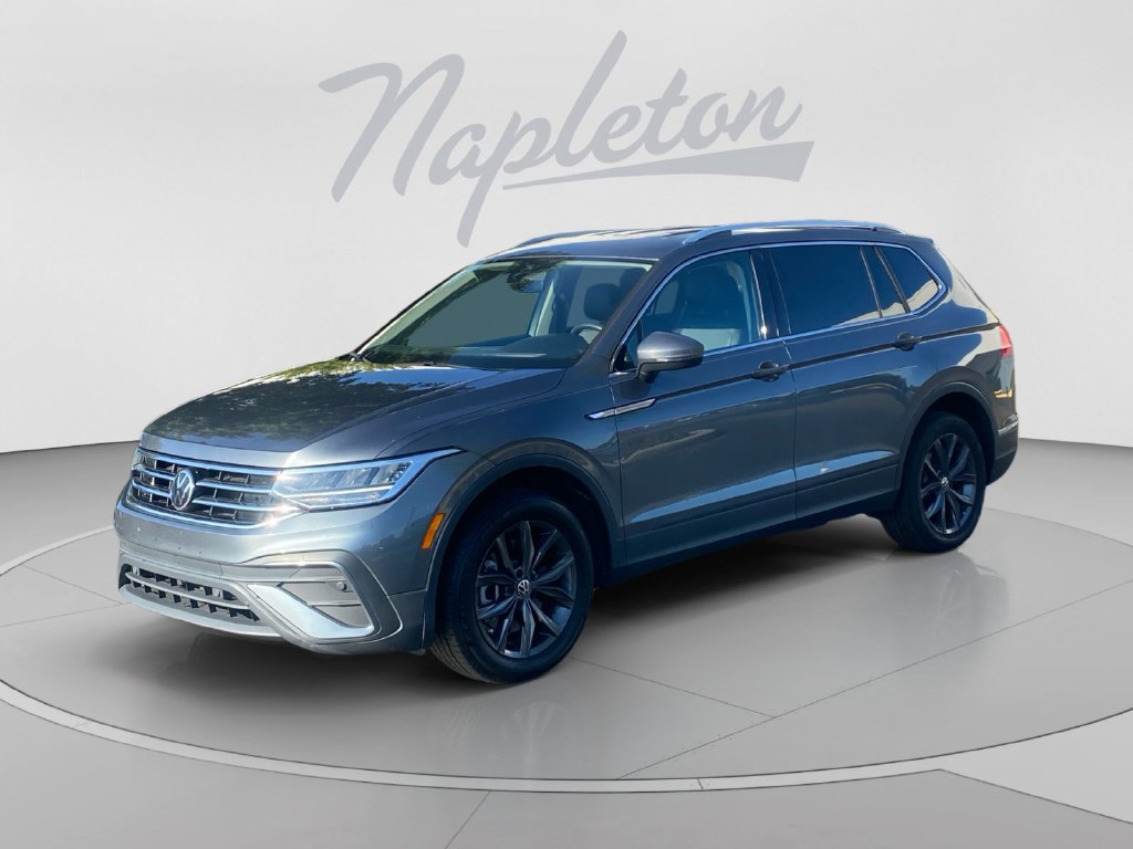 Used 2023 Volkswagen Tiguan SE FWD image 1
