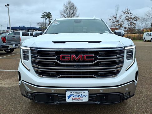 Used 2024 GMC Sierra 1500 SLT w/ SLT Premium Plus Package image 2