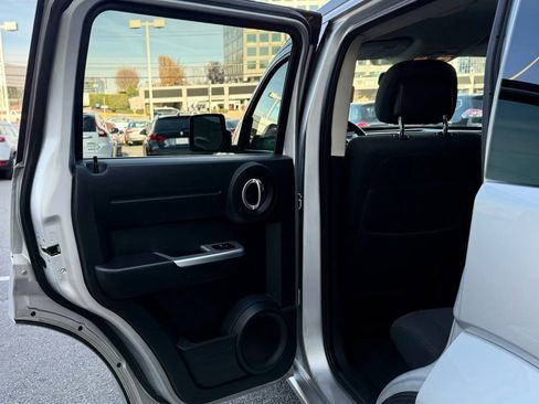 Used 2011 Dodge Nitro SXT image 23