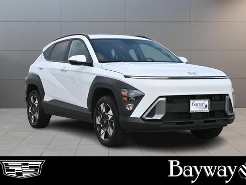 Used 2025 Hyundai Kona SEL AWD/4WD image 4