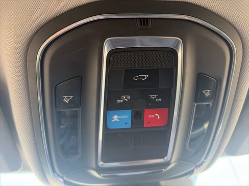 Used 2023 Jeep Grand Cherokee L Limited w/ Black Appearance Package AWD/4WD image 25
