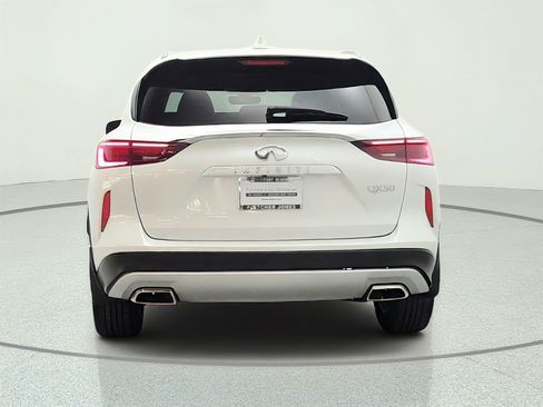 Used 2023 INFINITI QX50 Luxe FWD image 6