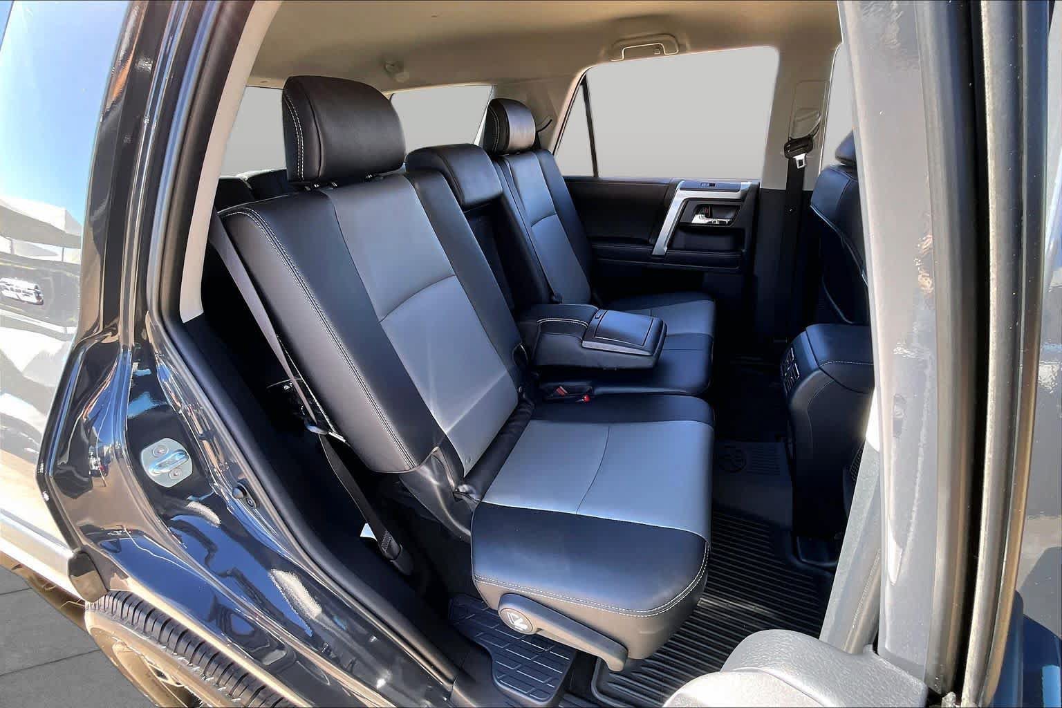 Used 2024 Toyota 4Runner SR5 Premium w/ 4Runner Black Package (TMS) AWD/4WD image 18