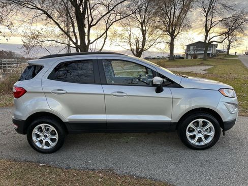 Used 2020 Ford EcoSport SE w/ SE Convenience Package image 6