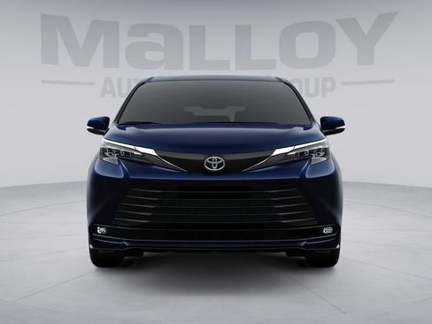 New 2026 Toyota Sienna XLE FWD image 17