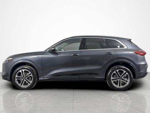 Used 2025 Audi Q5 Premium Plus w/ Premium Plus AWD/4WD image 2