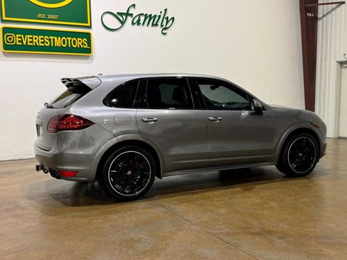 Used 2014 Porsche Cayenne GTS AWD/4WD image 3