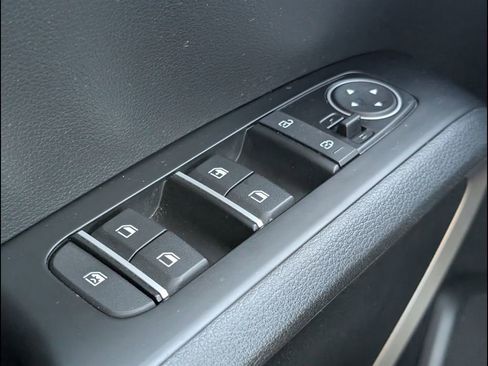 Used 2025 Kia Soul LX image 14