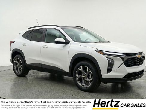 Used 2025 Chevrolet Trax LT w/ LT Convenience Package image 1