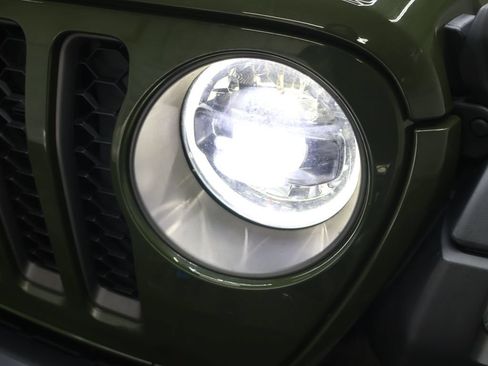 Used 2023 Jeep Wrangler Unlimited Rubicon 4xe w/ Cold Weather Group AWD/4WD image 30